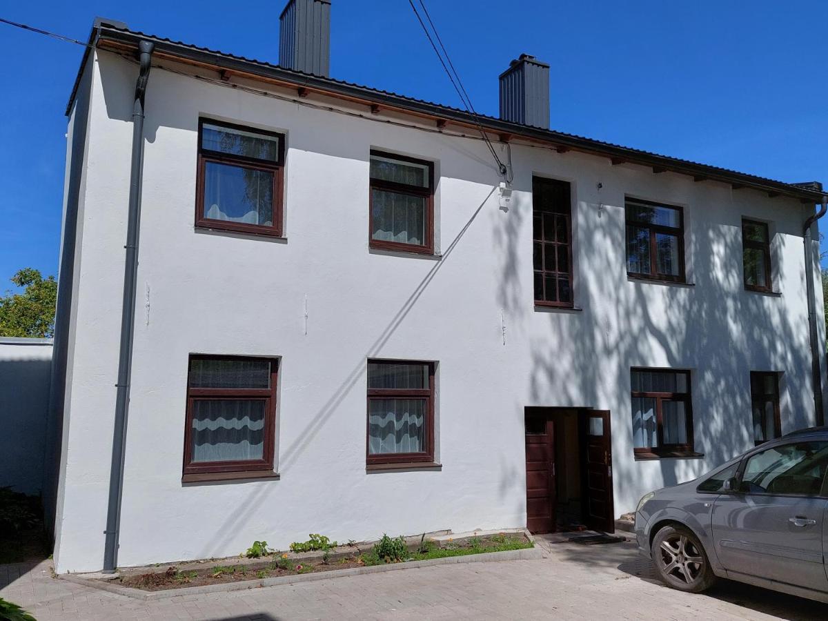 White Box Apartment Liepaja Luaran gambar